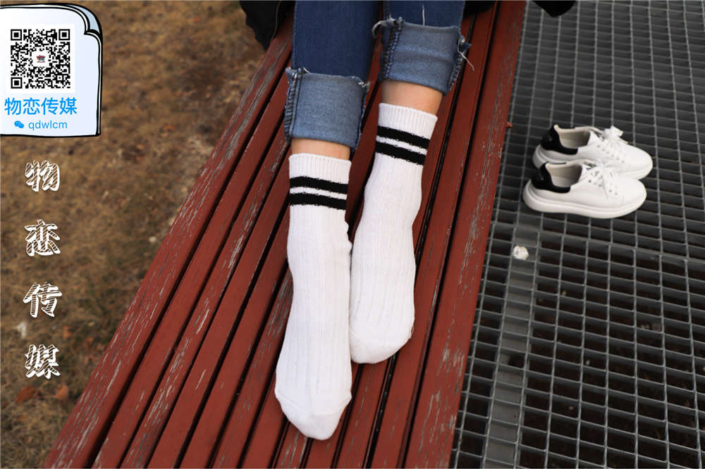 [物恋传媒] No.003 小白鞋搭配黑色船袜与白色棉袜 [147P130MB]
