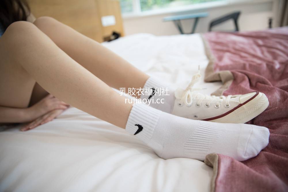 [物恋传媒] No.198 佳琪-帆布鞋与小白棉袜 [173P1V3.91G]