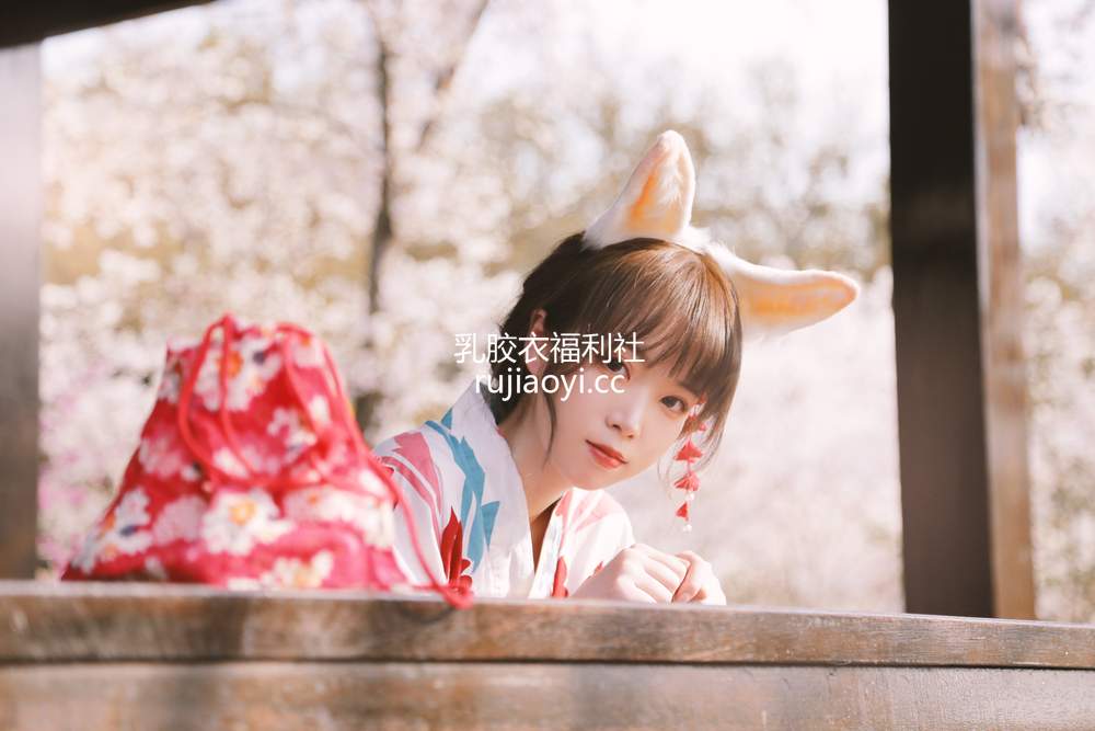 [网红杂图] Fushii_海堂 - 樱花兔兔 [34P98MB]