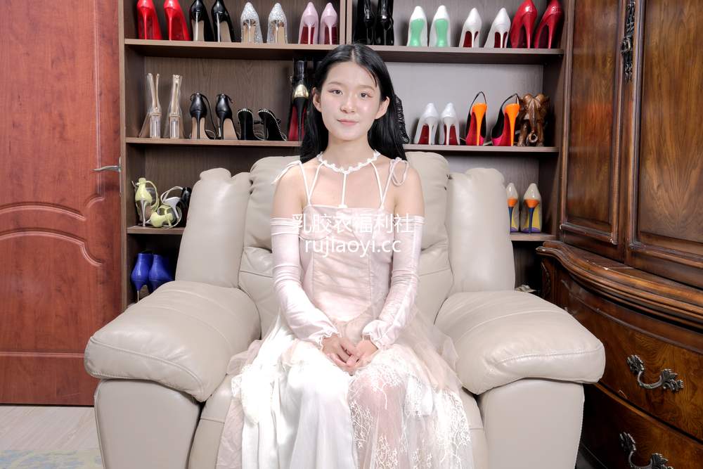 [Sexy Asian Girls Feet] No.035 小女生王瑶瑶展示她的性感的小脚丫 [144P2.75GB]